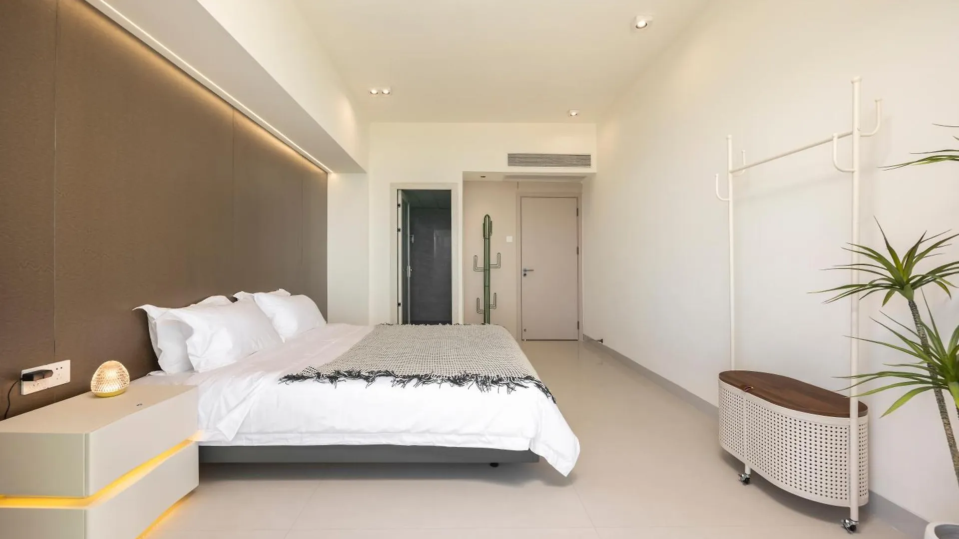 Sanya Sun Seaview Apartment