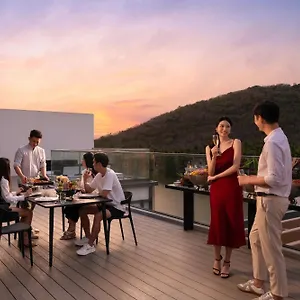 Апартаменты Hualuxe Yalong Bay, Санья